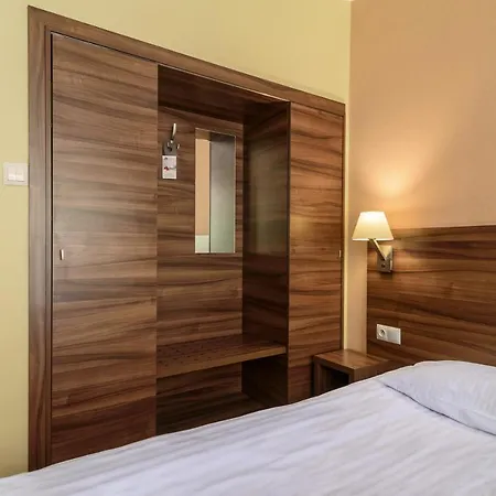Podium Hotell